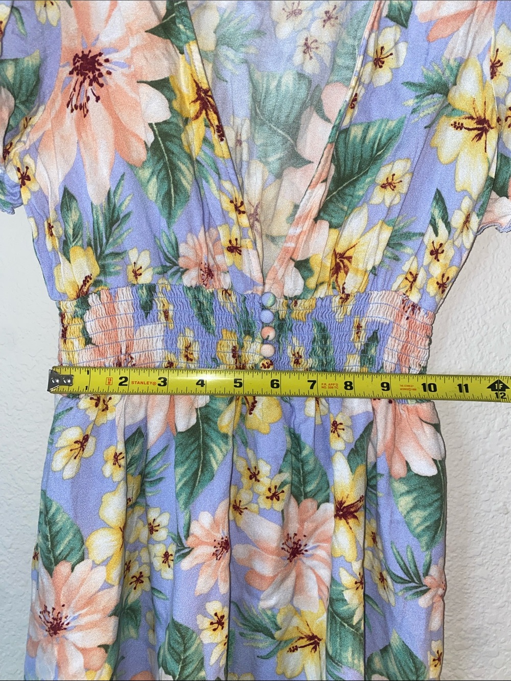 🎈Floral print dress with a lavender background with a smocked waist! - Picture 7 of 9